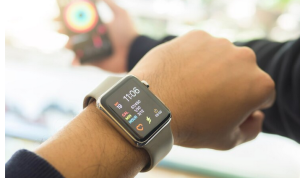 Cek 4 Smartwatch dengan Layar AMOLED dan Gorilla Glass Paling Tangguh di 2024 (VIVA.co.id)