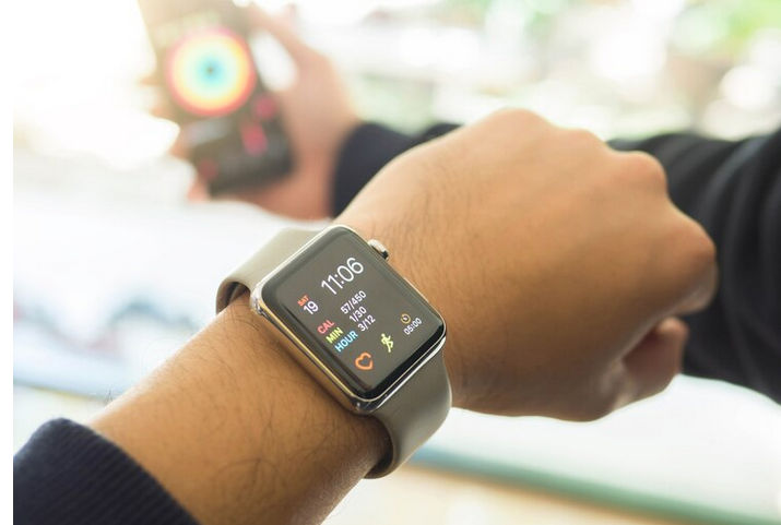Cek 4 Smartwatch dengan Layar AMOLED dan Gorilla Glass Paling Tangguh di 2024 (VIVA.co.id)