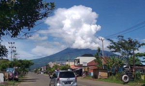 Erupsi Gunung Api Dempo di Pagar Alam Pantau Ketat, Masyarakat Tetap Tenang