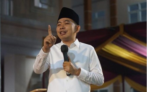 Gus Fawait Gagal Jawab Pertanyaan Hendy Tentang Perselingkuhan ASN di Debat Pilkada (SERU.co.id)