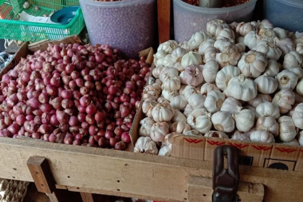 Harga Komoditas Pangan Fluktuatif, Beras dan Bawang Naik, Daging Sapi Turun – Update 12 November 2024