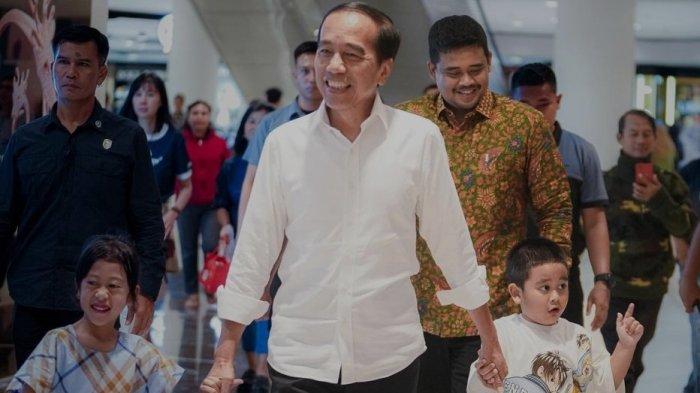 Jokowi Berkunjung ke Medan Jalan-Jalan Bersama Cucu di Mal