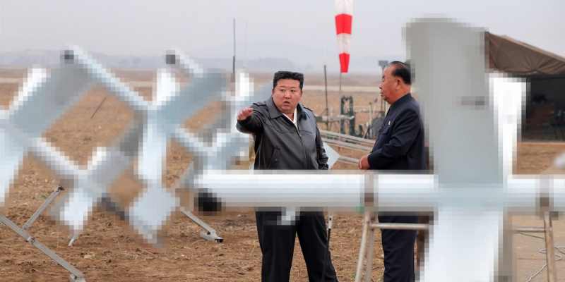 Kim Jong Un perintahkan produksi massal drone bunuh diri Korea Utara