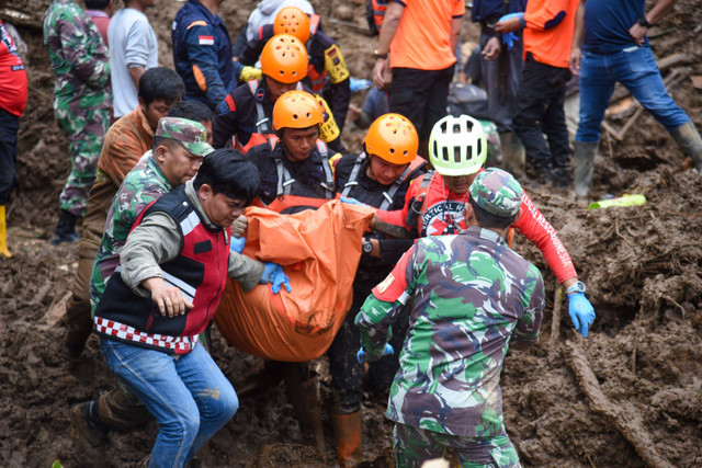 Longsor di Karo, Tim Gabungan Temukan 4 Korban Meninggal