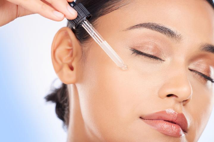 Manfaat Retinol untuk Wajah, Efek Samping, dan Cara Penggunaannya yang Aman
