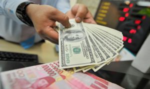 Nilai Tukar Rupiah Terhadap Dolar AS Turun, Tembus Rp15.939 per Dolar