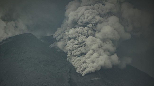 Peningkatan Aktivitas Gunung Lewotobi Laki-Laki, PVMBG Tingkatkan Status Menjadi Level IV (AWAS)