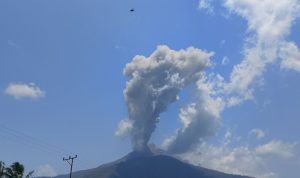 Peningkatan Status Gunung Lewotobi Laki-laki Jadi Waspada Erupsi