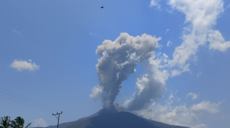 Peningkatan Status Gunung Lewotobi Laki-laki Jadi Waspada Erupsi