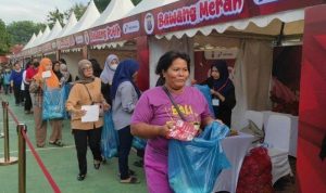 Polda Sumut dan Pertamina Gelar Pasar Murah dengan 2.500 Paket Sembako