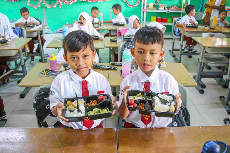 Program Makan Bergizi Gratis (MBG) Rp 15.000 Per Anak Disesuaikan dengan Harga Lokal