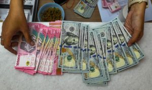 Rupiah Menguat Terhadap Dolar AS, Tembus Rp15.852 per Dolar