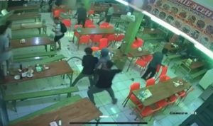 Serangan Geng Motor Bersenjata Tajam di Warung Mie Aceh Delitua