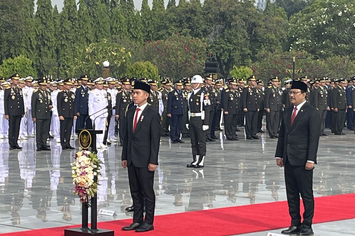 Wakil Presiden Gibran Pimpin Upacara Hari Pahlawan 2024 di Kalibata