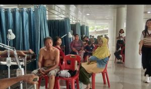 Sangkot Sihotang Ket:Kegiatan pengobatan Akupuntur gratis dilakukan 1 bulan sekali di Vihara. Avoalokitesvara Stabat