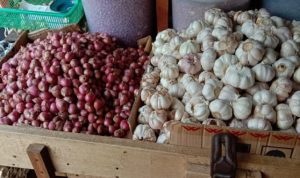 Harga Komoditas Pangan Fluktuatif: Beras dan Bawang Turun, Cabai Rawit Merah Naik