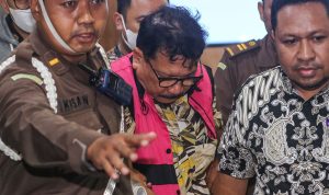 Mantan pejabat Mahkamah Agung (MA) Zarof Ricar (ZR) mengakui bahwa uang tunai dan emas senilai hampir Rp 1 triliun yang ditemukan di kediamannya
