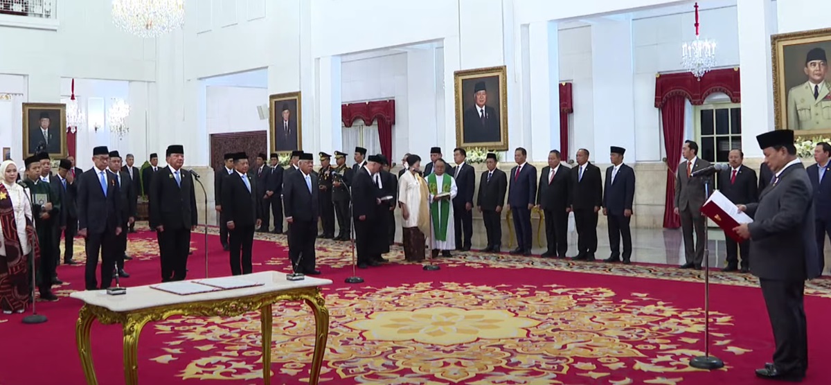 Presiden Prabowo Subianto melantik Mari Elka Pangestu sebagai Wakil Ketua Dewan Ekonomi Nasional, dan 6 anggota lainnya, BP/BN.