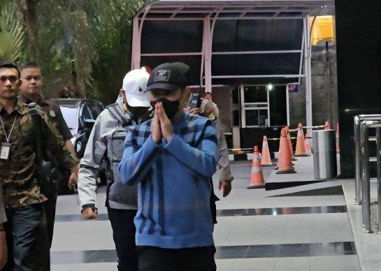 Risnandar Mahiwa, Pj Wali Kota Pekanbaru, Menghadapi KPK: Kasus Korupsi Terungkap!