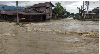Tanggul Sungai Lawe Kinga Jebol: Jalan Nasional Aceh Tenggara-Medan Terendam Banjir