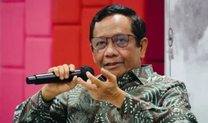 Mahfud MD Mengkritik Vonis Ringan untuk Koruptor Rp300 T: Apa Kata Hukum?