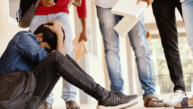 Siswa SMP Surabaya Menjadi Korban Bullying: Tindakan Sekolah yang Memprihatinkan