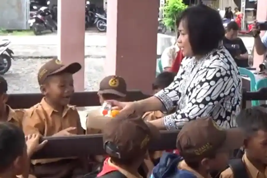 Program Makan Bergizi Gratis: Kerang Mutiara untuk Anak-anak Banyuwangi