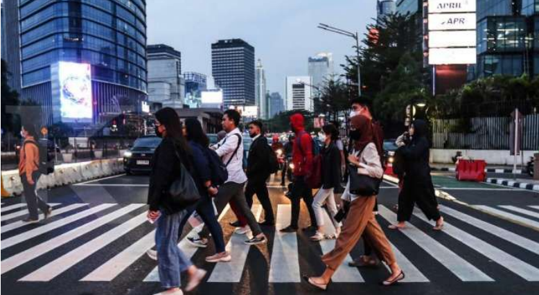 Kenaikan UMP 6,5%: Bom Waktu bagi Industri? Ancaman PHK Massal atau Adaptasi Teknologi?