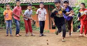 7 Permainan Tradisional yang Harus Dikenalkan Kembali kepada Anak