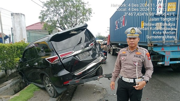 Bus Listrik Pemkot Medan Tabrak Mobil Parkir di Jalan Yos Sudarso, Ini Kronologinya
