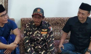 Sunhaji, Penjual Teh Viral, Resmi Jadi Anggota Kehormatan Banser di Pondok Miftah Maulana