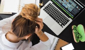 Cara Ampuh Atasi Monday Blues Agar Semangat Kerja Kembali di Senin Pagi