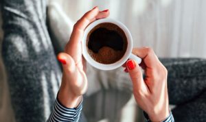 Efek Minum Kopi Sebelum atau Sesudah Makan yang Perlu Anda Waspadai