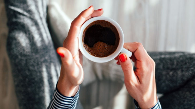 Efek Minum Kopi Sebelum atau Sesudah Makan yang Perlu Anda Waspadai