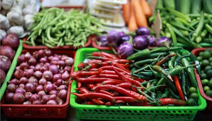 Harga Pangan Fluktuatif Awal Tahun 2025: Cabai Rawit Merah Turun, Telur Ayam Ras Naik