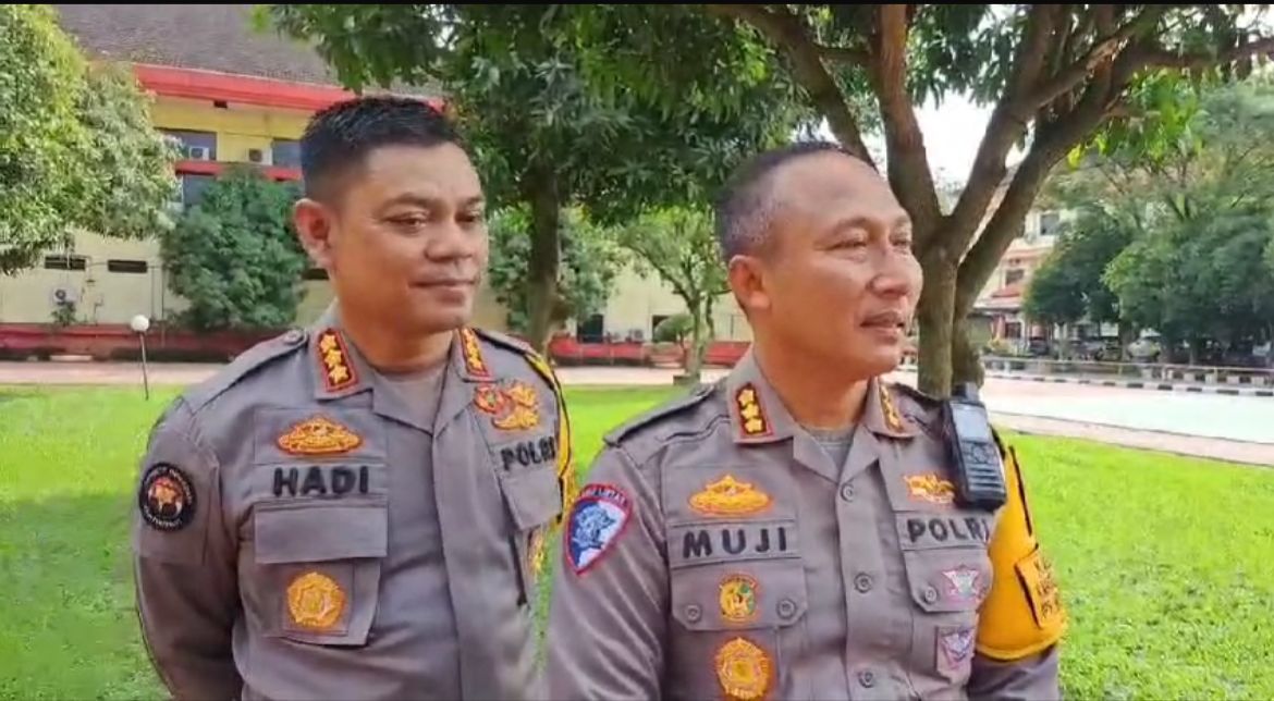 Dirlantas Polda Sumut Kombes Muji bersama dengan Kabid Humas Polda Sumut Kombes Hadi.(Istimewa)