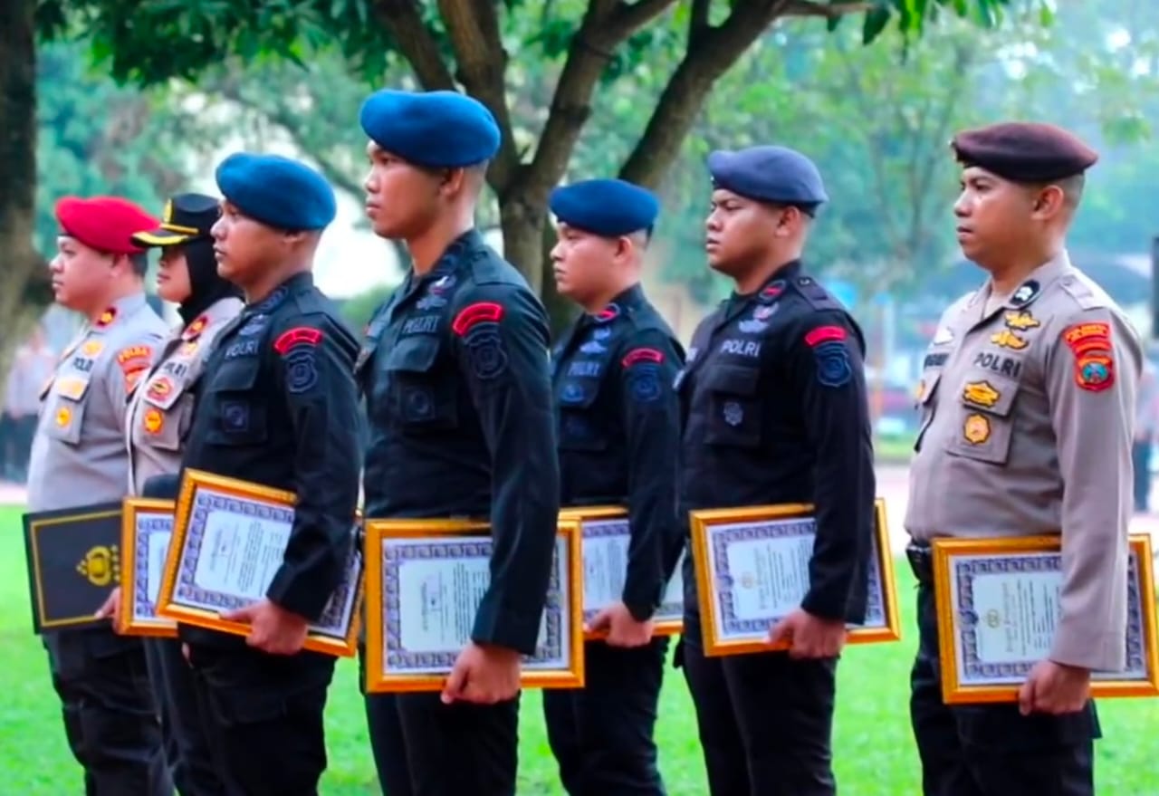 Personel Polri mendapat penghasilan dari Kapolda Sumut.(Istimewa)
