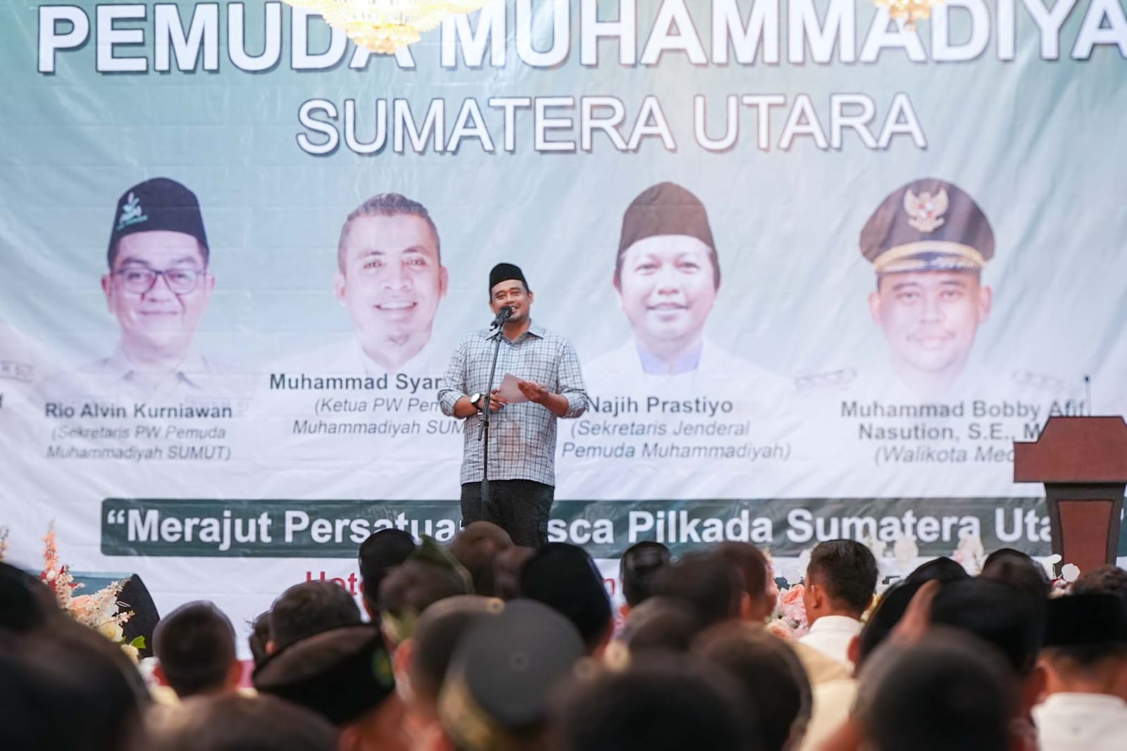 Wali Kota Medan Bobby Nasution saat menyampaikan sambutan dalam acara Silaturahmi Kebangsaan Pemuda Muhammadiyah Sumut. BP/erwan