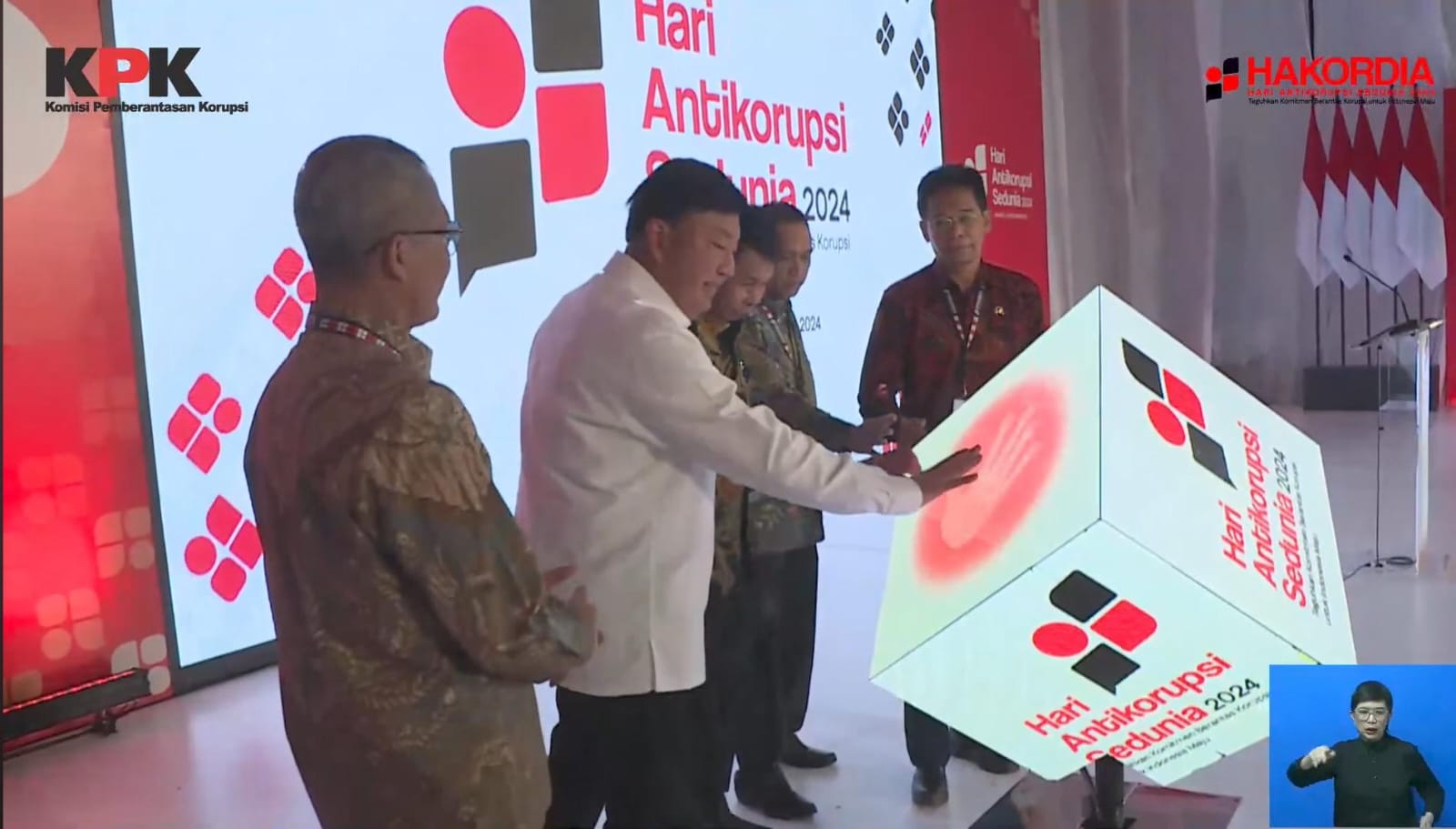Wali Kota Medan Bobby Nasution mengikuti Hari Anti Korupsi Sedunia (Hakordia) Tahun 2024 melalui zoom. BP/ist