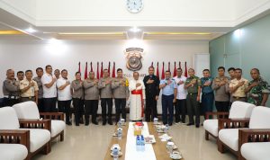Wakapolda Sumut dan beberapa PJU Polda Sumut menerima kunjungan dari pastoral Uskup Umat Katolik TNI-Polri.(Istimewa)