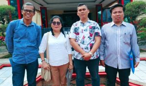 Pelapor bersama tim kuasa hukumnya.(Istimewa).