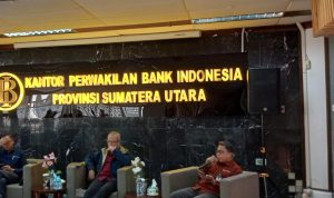 Deputi Kepala KPwBI Sumut Iman Gunadi (tengah).(Istimewa)