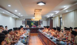 Pj Sekda Medan Topan Ginting saat rapat di Balai kota Medan, Jumat (27/12/2024). BP/erwan