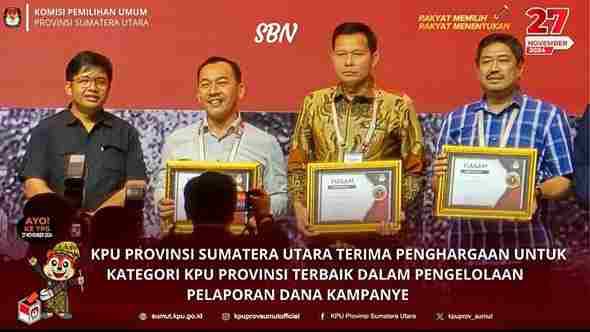 Komisioner KPU Sumut terima penghargaan dari KPU RI.(Istimewa)