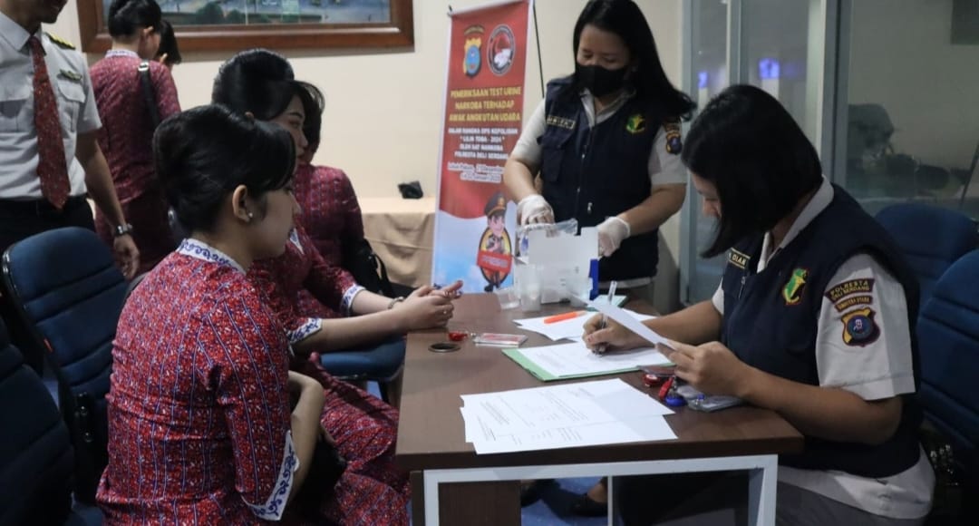 Pramugari di Bandara KNIA di Tes Urine.(Istimewa)