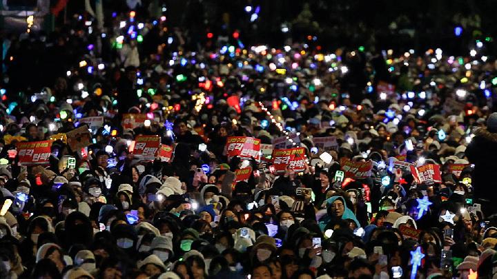K-pop Lightstick Jadi Simbol Protes, Aksi Demonstrasi di Seoul Berubah Jadi Festival Musik
