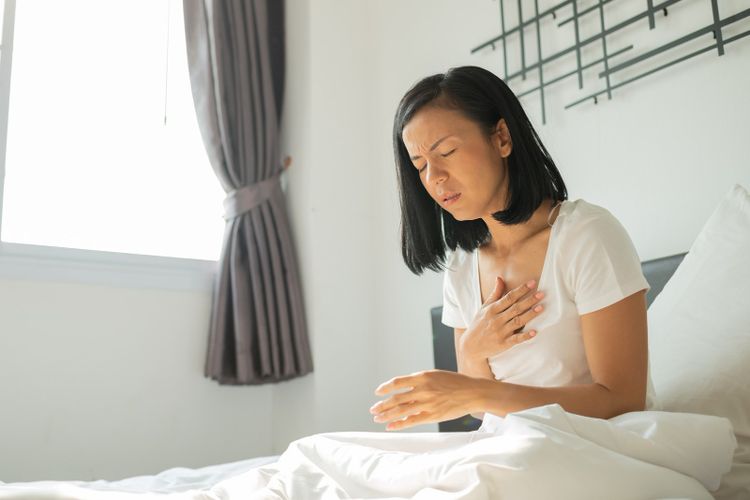 Kenali Penyebab dan Cara Mengatasi Kondisi Sesak Napas Saat Berbaring
