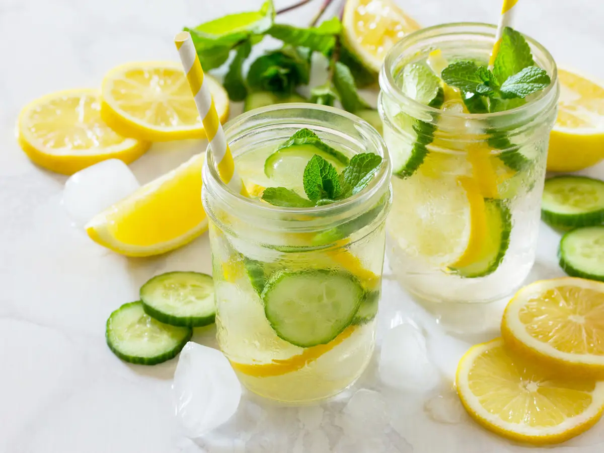 Manfaat Infused Water Bagi Kesehatan dan Cara Membuatnya