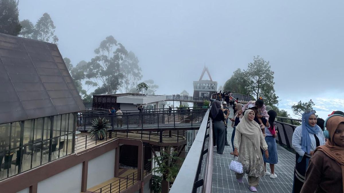 Menara Pandang Tele Samosir Jadi Destinasi Wisata Populer dengan Wajah Baru