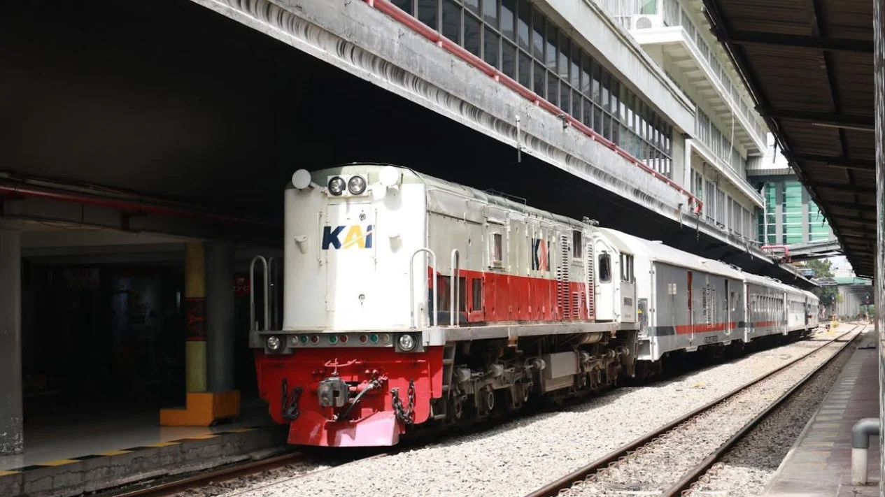 PT KAI Sumut Siapkan 31 Lokomotif dan 73 Kereta untuk Angkutan Libur Natal dan Tahun Baru 2025